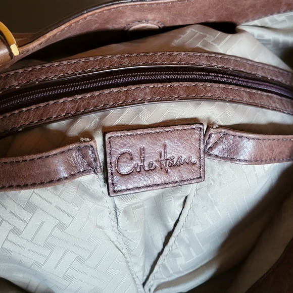 🌟Host Pick!🌟Cole Haan leather purse - Picture 7 of 9